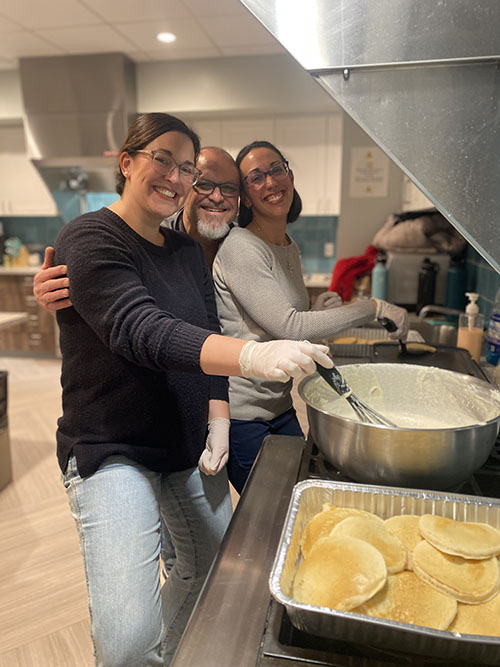 UPMC Shadyside CRNAs volunteered to host a gourmet breakfast for Family House.